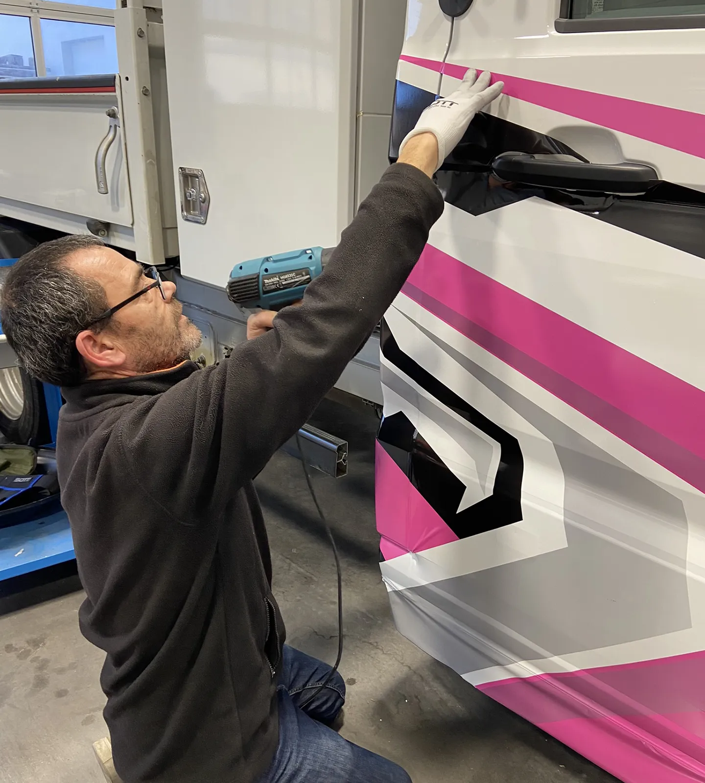 Pose marquage véhicule